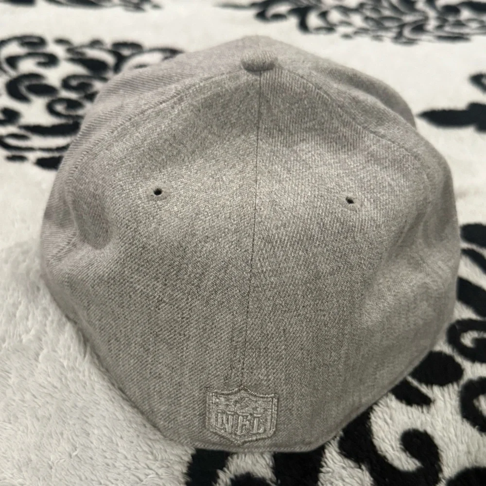 7 1/2 Heather Gray 49ers New Era Gray 59FIFTY Fitted hat. New with tag